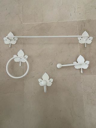 Set baño: 2 toalleros, portarrollo y percha