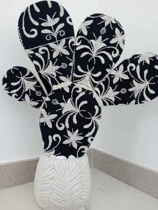 Pianta decorativa nero e panna