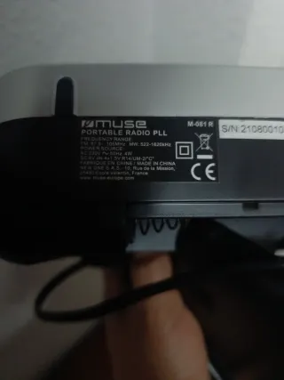 Radio Portátil FM Muse para Emergencias