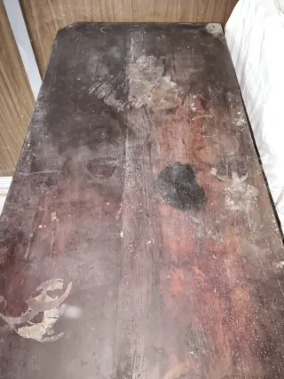 Cómoda de madera antigua