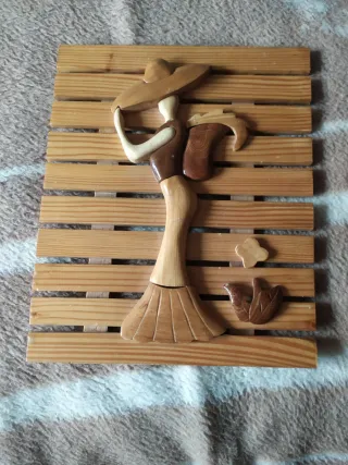 Cuadro artesanal de madera mujer con sombrero