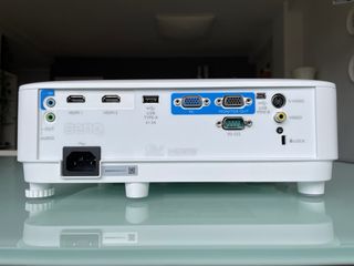 Proyector BenQ MH560 ANSI DLP FulIHD 3800 Lúmenes