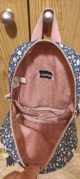 Mochila de paseo, marca Enso, con estampado floral