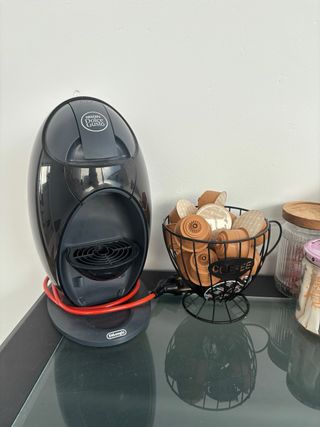 Cafetera Dolce Gusto DeLonghi Negra