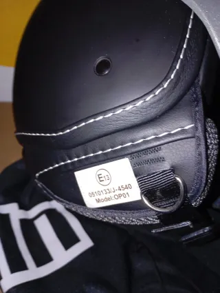 Capacete de moto preto
