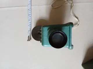 Proiettore vintage in metallo verde