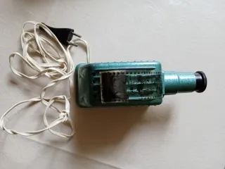 Proiettore vintage in metallo verde