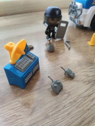 Camión de policía pinipon action