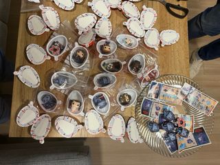 Lote 3 Funkos Kinder Joy Stranger Things