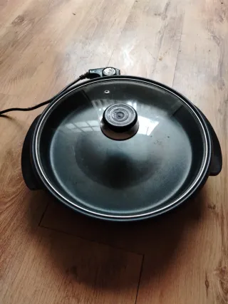 Pentola elettrica con coperchio in vetro