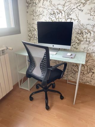 Escritorio de cristal y metal