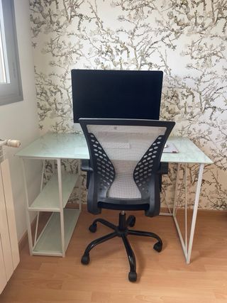 Escritorio de cristal y metal