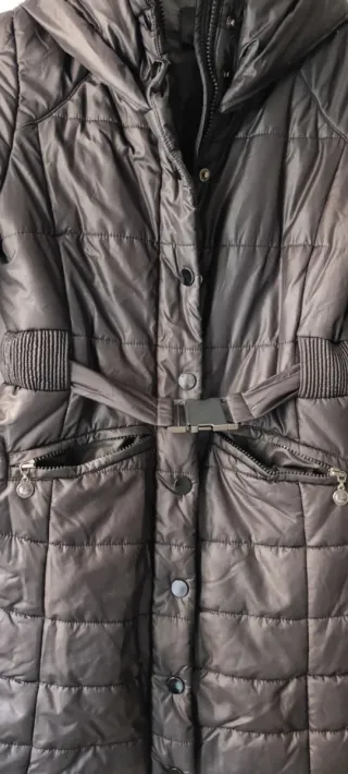 Abrigo acolchado Hakei negro