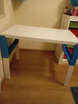 Secretária evolutiva e cadeira com rodas