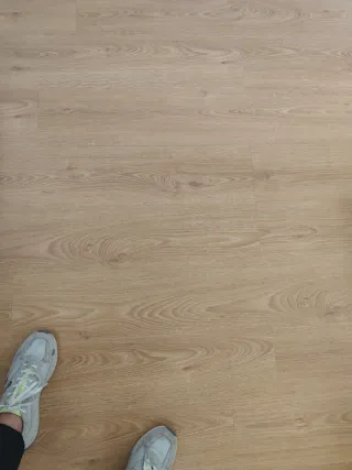 Suelo laminado 7mm cuatro paquetes.