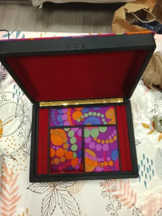 Caja pequeña decorativa