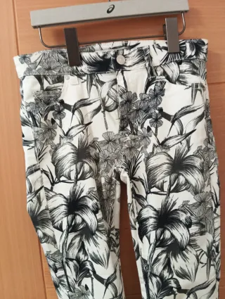 Pantalón Zara Estampado Floral Talla XS