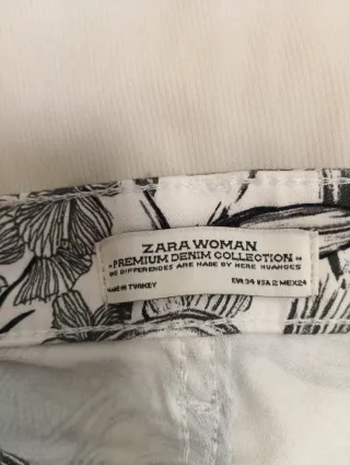Pantalón Zara Estampado Floral Talla XS