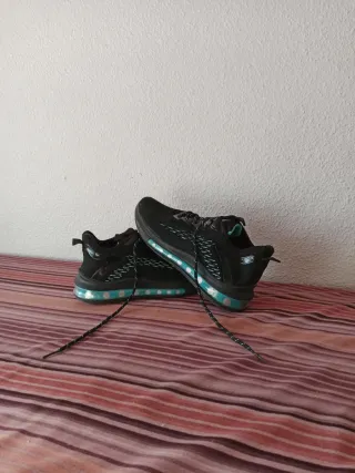 Zapatillas Tweak Negras y Turquesa