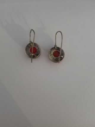 Conjunto Coral y Plata: Collar y Pendientes