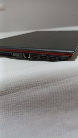 Acer Aspire E5-573 8GB RAM SSD batería nueva