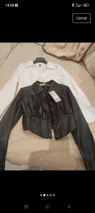 Camisa cuero negra y camisa blanca tela