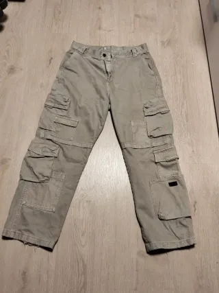 Pantalón cargo beige hombre