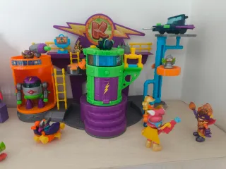 Lote Superthings Edificios y Figuras