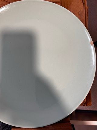 Platos y cubiertos. Regalo.