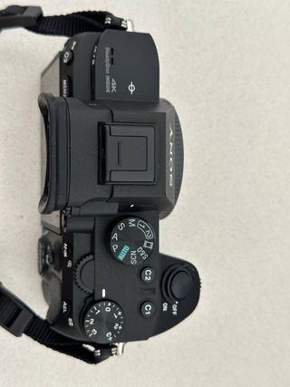 Sony Alpha A7 III Cámara Full Frame + Caja