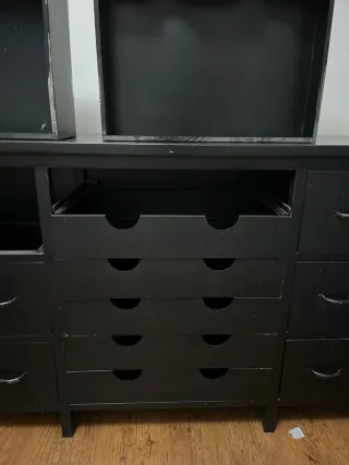 Cómoda metálica negra