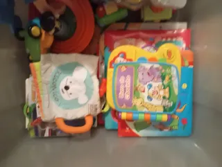 Vários brinquedos infantis