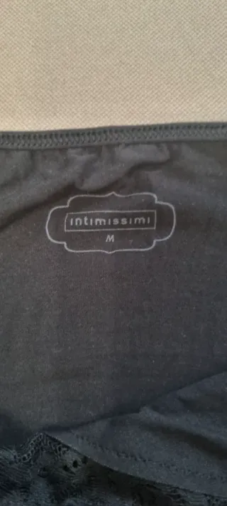 Canotta Intimissimi nera con pizzo