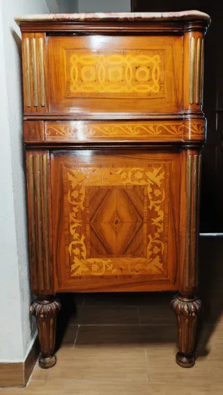 Cómoda escritorio nogal marquetería clásica