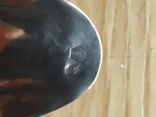 Cenicero de plata triangular