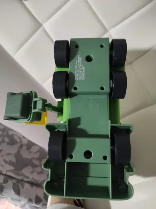 Camión de basura Bluey con figuras