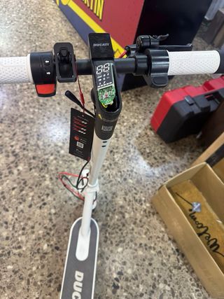 Patinete Eléctrico Ducati Blanco