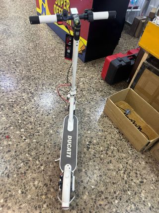Patinete Eléctrico Ducati Blanco