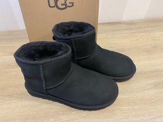 Stivali UGG Classic Mini II Neri