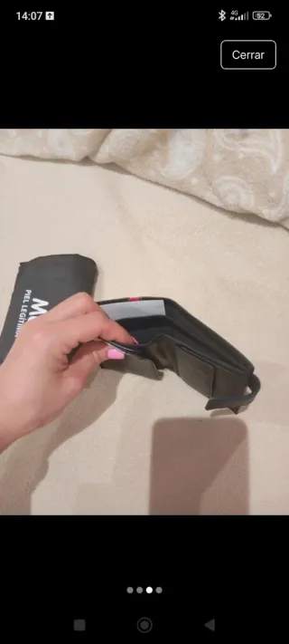 Cartera de piel negra