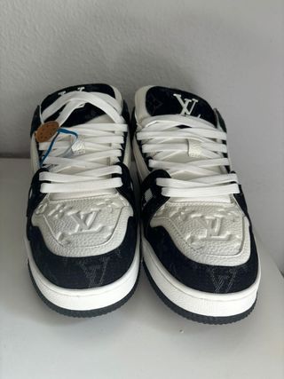 Zapatilla Louis Vuitton Negra y Blanca