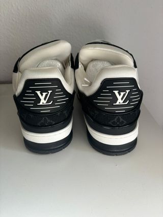 Zapatilla Louis Vuitton Negra y Blanca