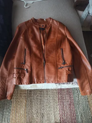 Abrigo de piel marrón