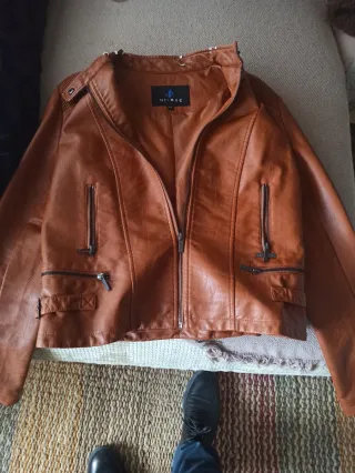 Abrigo de piel marrón