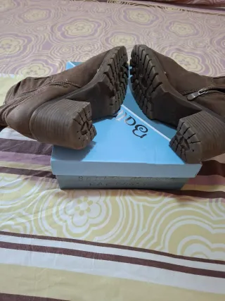 Botines de piel de serraje marrones