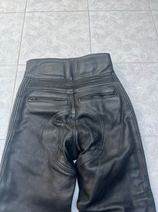 Pantalón de piel NZI