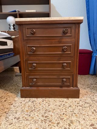 Comodino e due comodini con marmo