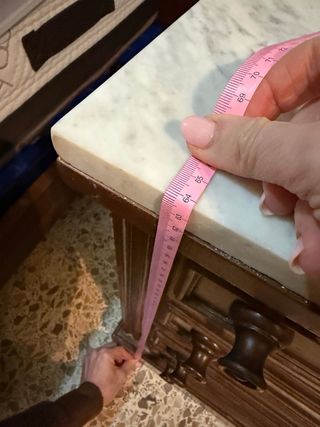 Comodino e due comodini con marmo