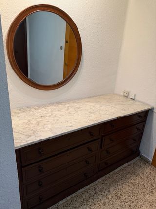 Comodino e due comodini con marmo