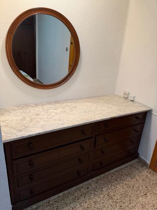 Comodino e due comodini con marmo